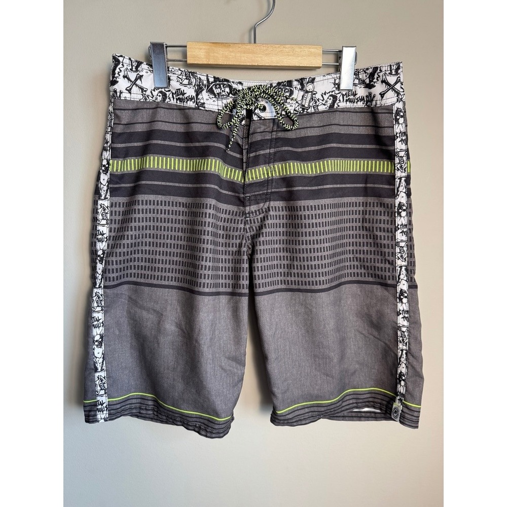 Metal Mulisha‎ Mens Boardshorts Striped Skull Graphic Swim Trunks Gray Black 32
